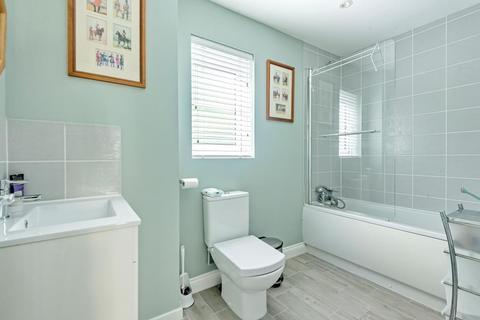 4 Marsh Walk, Witney, OX28 1YF