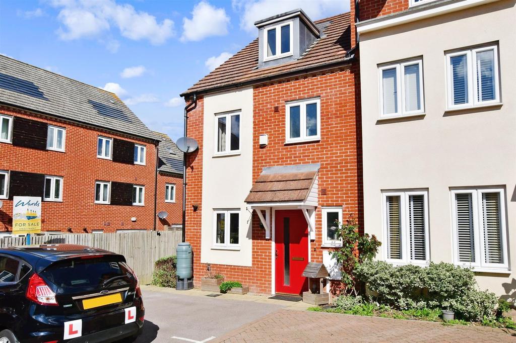 Melrose Close, Maidstone, Kent 3 bed end of terrace house £325,000