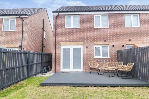 3 bedroom semi-detached house for sale - Chalk Hill Road, Houghton Le Spring, Tyne and Wear, DH4 6NY