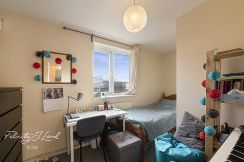 4 bedroom flat for sale - Cheadle House, Copenhagen Place, London E14