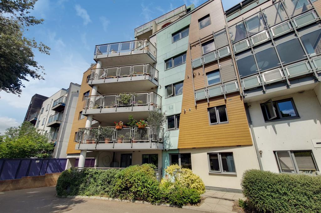 Peckham Rye, Peckham, SE15 2 bed flat £500,000
