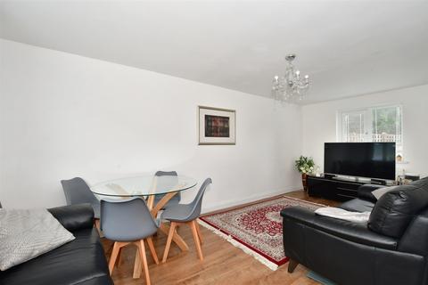 2 Clockhouse, Ashford, TN23 4HB