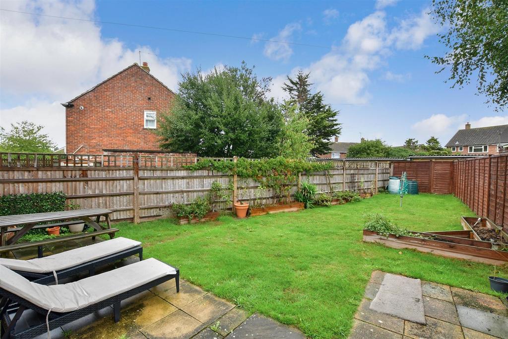 Clockhouse, Ashford, Kent 2 bed semi-detached house for sale - £250,000