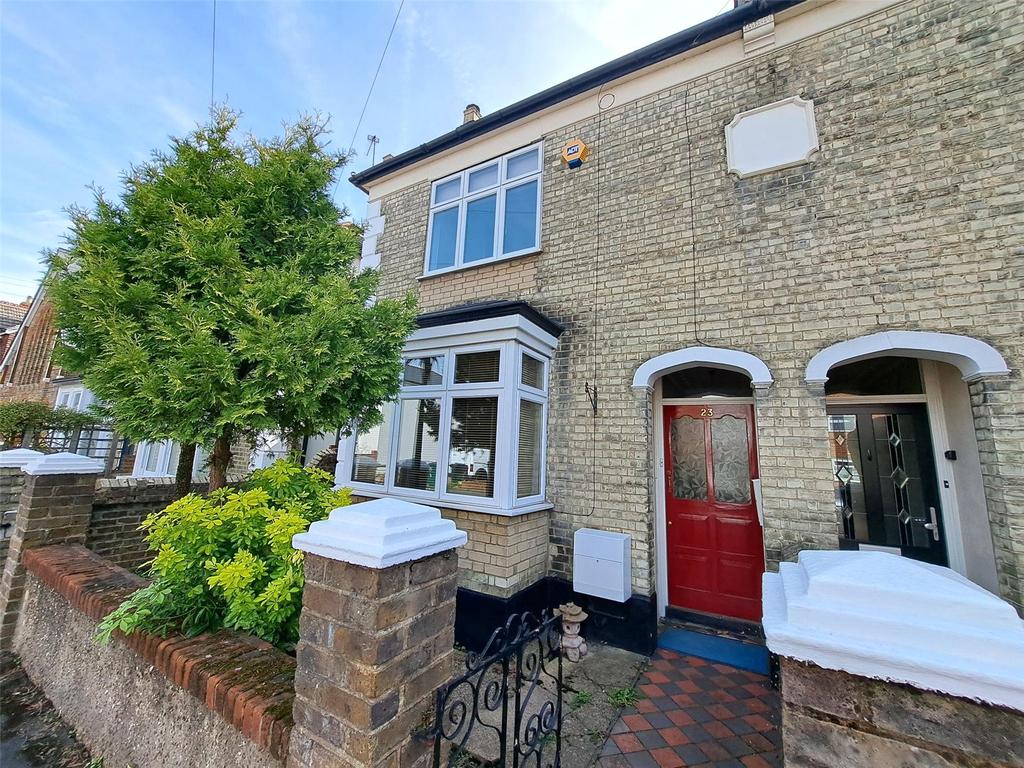 Richmond Road, StainesuponThames... 3 bed semidetached house £