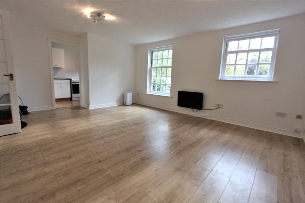 Leigh Hunt Drive, Southgate, London, N14 2 bed flat £1,450 pcm (£335 pw)