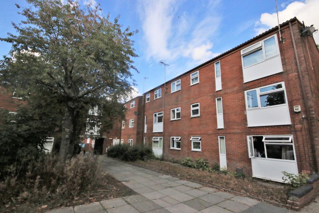 Whitburn, Skelmersdale, WN8 8HH 3 bed apartment £50,000