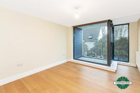 1 bedroom flat to rent - Cameron Road, Seven Kings, Ilford, IG3 8FA