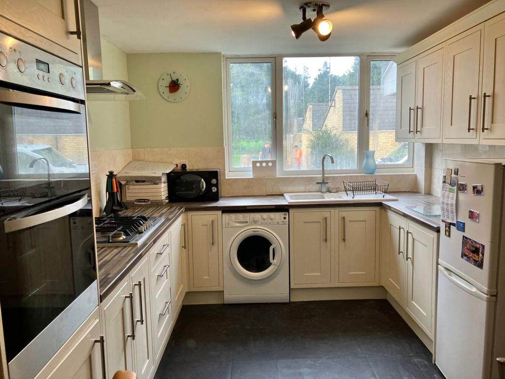 The Medway, Daventry... 3 bed terraced house £190,000