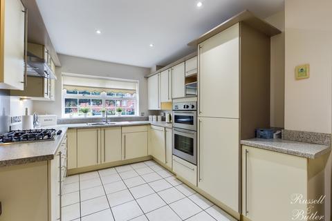 7 Bernardines Way, Buckingham, MK18 1BF