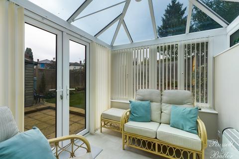 7 Bernardines Way, Buckingham, MK18 1BF