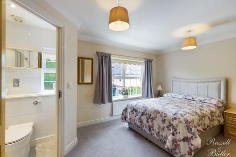 7 Bernardines Way, Buckingham, MK18 1BF
