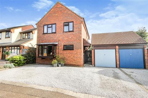 3 bedroom detached house for sale - Lily Close, Chelmsford, Essex, CM1