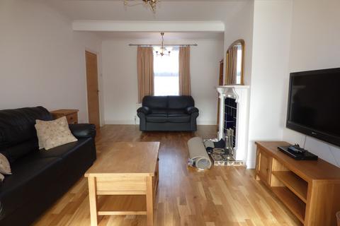 3 bedroom semi-detached house to rent, Noel Road, London