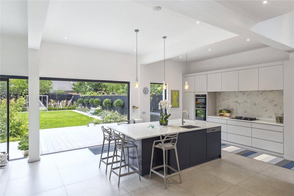 Kitchen/Dining Area