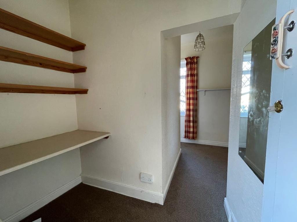 13 Elm Street, Huddersfield... 3 bed semidetached house £30,000