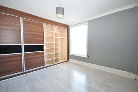 4 bedroom end of terrace house to rent - Lawrence Road Southsea PO5