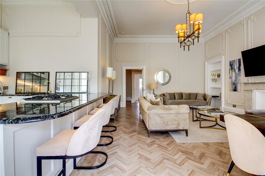 Woodside Crescent, Glasgow, G3 2 bed apartment £450,000