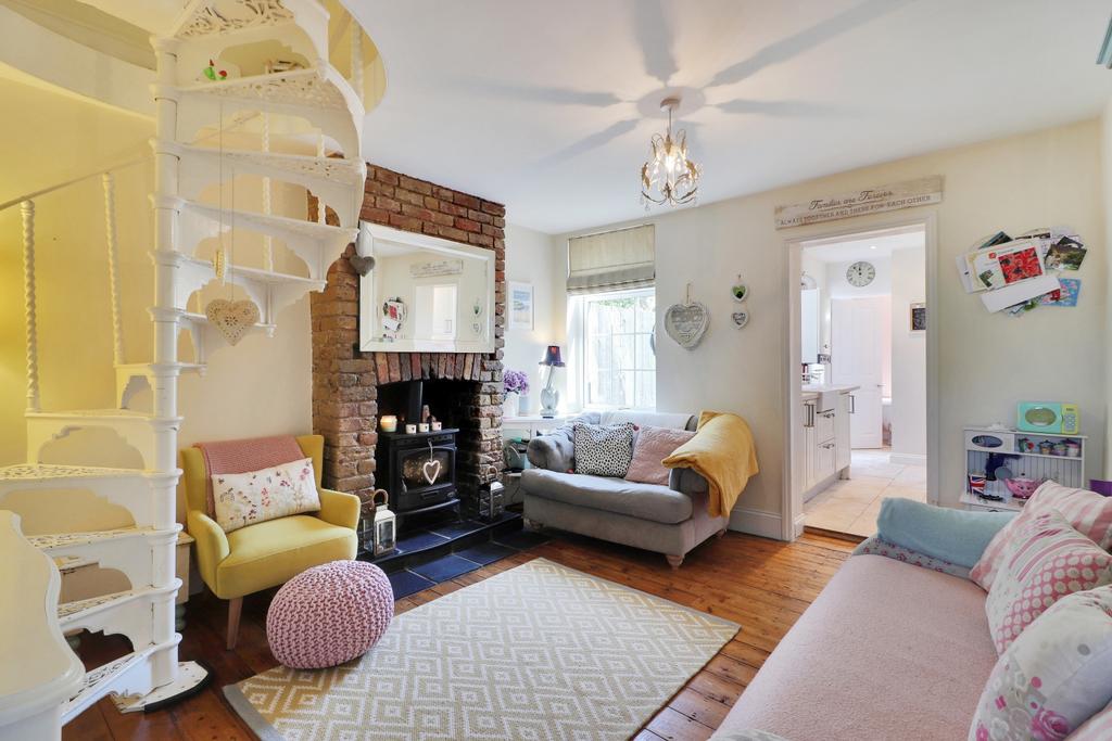 Whitehill Road, Longfield, Kent, DA3 2 bed terraced house £320,000