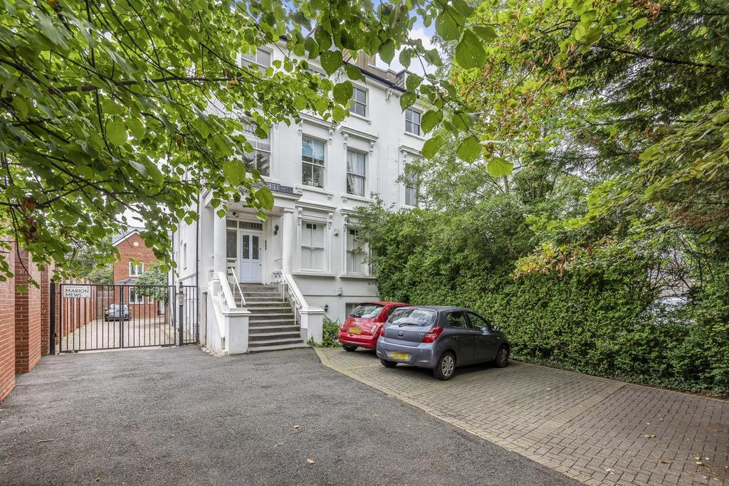 Park Hall Road, West Dulwich 3 bed flat £575,000