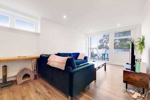 2 bedroom flat for sale - Anglesey House, Bow, London, E14