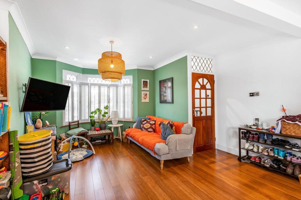 Northwood Road, Thornton Heath 2 bed end of terrace house £400,000