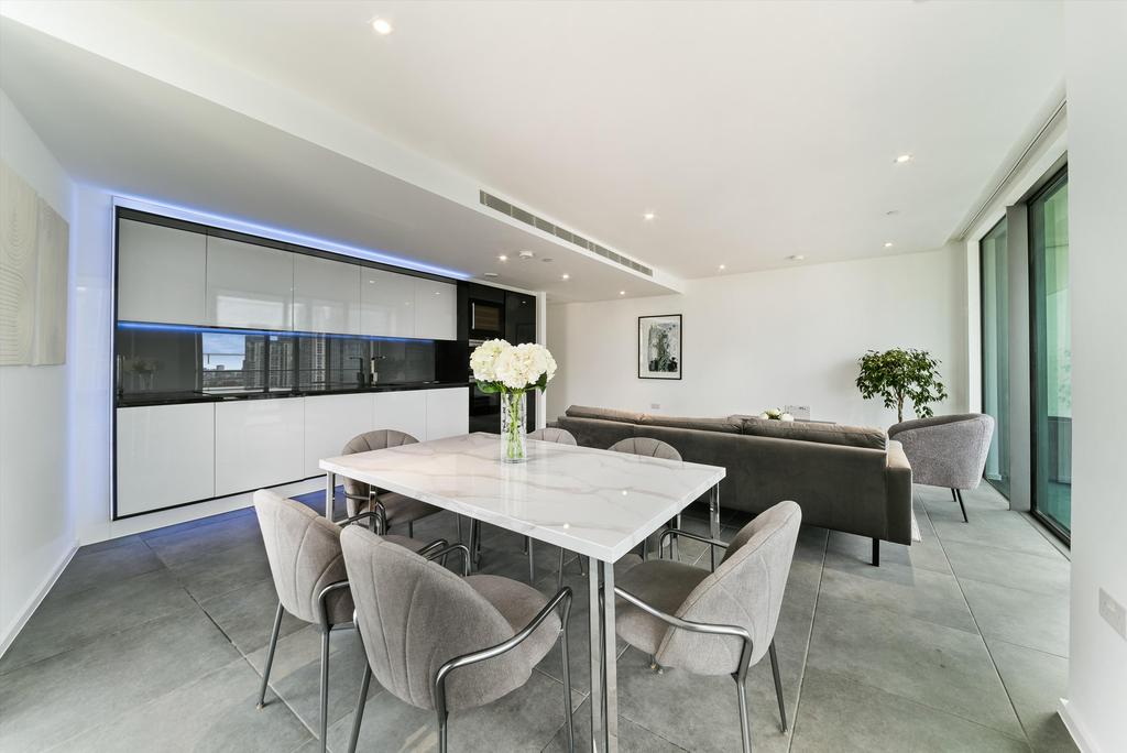 Dollar Bay Place, London, E14 3 bed flat £5,200 pcm (£1,200 pw)
