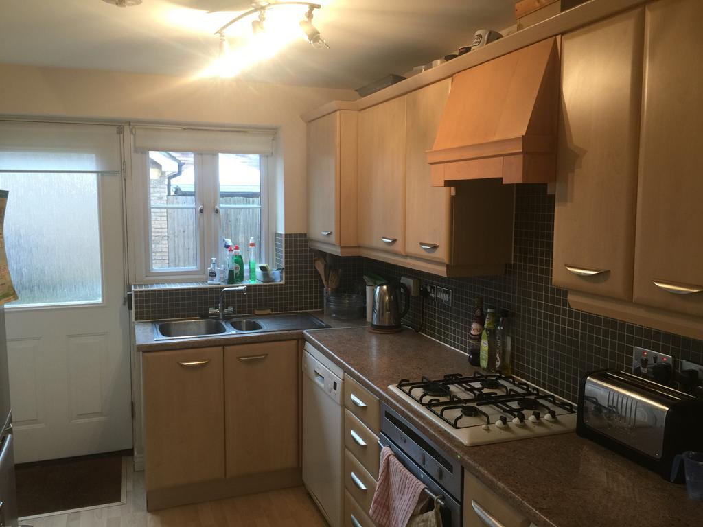 Cambridge letting agents kitchen