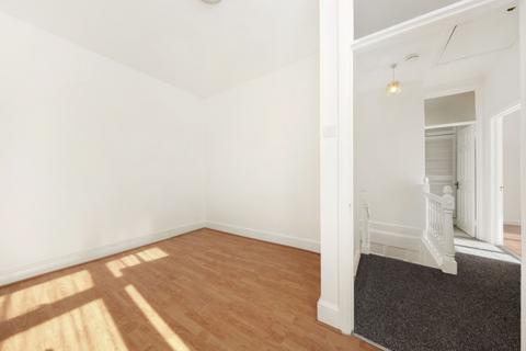 2 bedroom flat to rent, Compton Road, London, N21