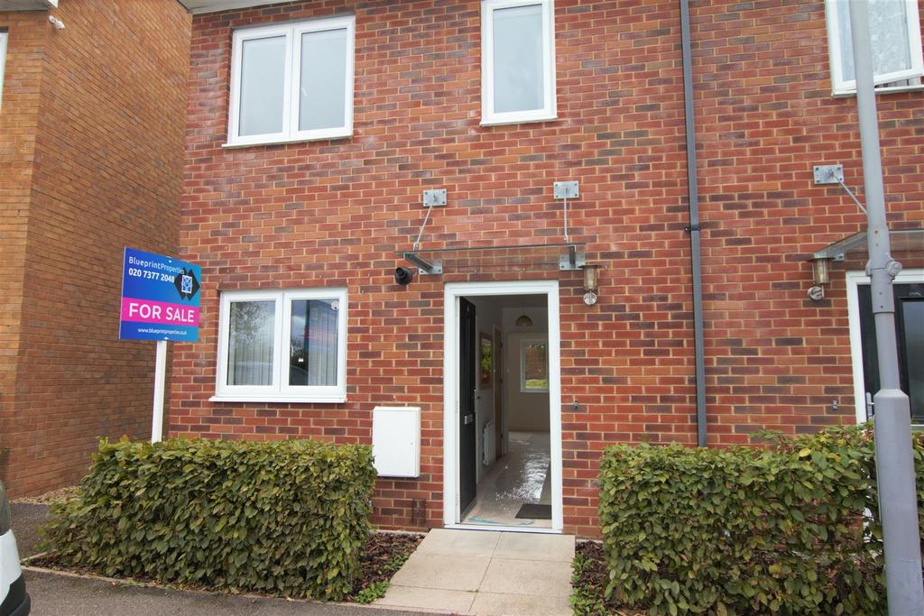 Farley Meadows, Luton, LU1 2 bed semidetached house £315,000