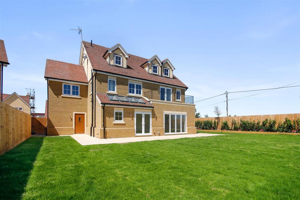 Doesgate Lane, Bulphan, Upminster, RM14 6 bed detached house £1,575,000