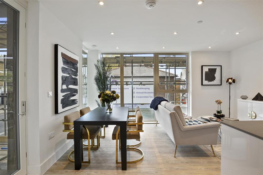 RHBP - Show Flat 144-156 Uxbridge Rd, W7 (48).jpg