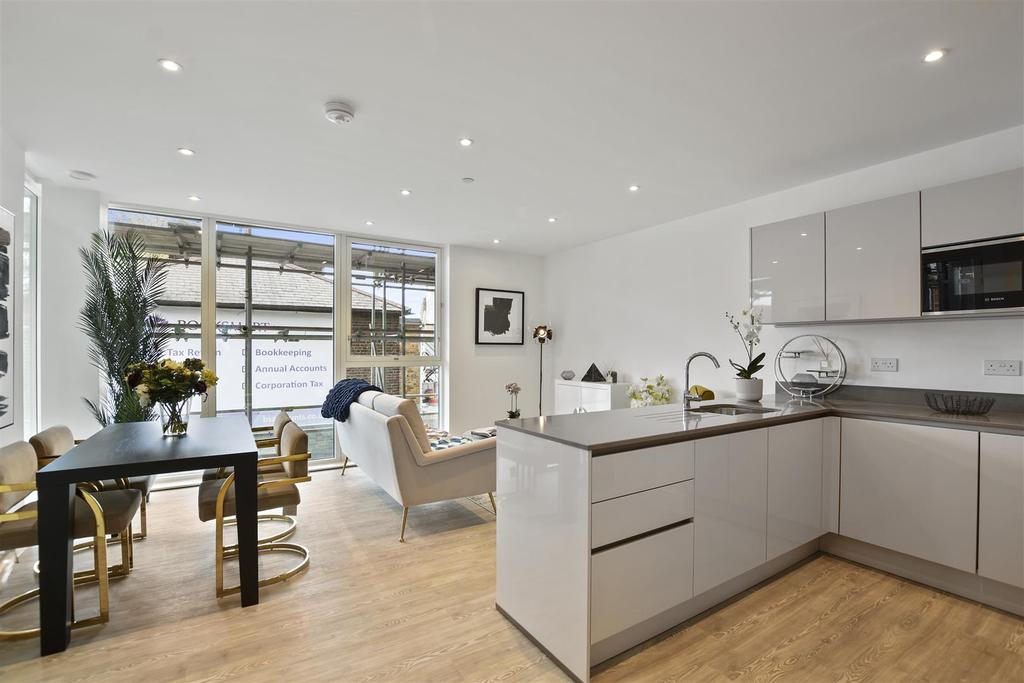 RHBP - Show Flat 144-156 Uxbridge Rd, W7 (45).jpg