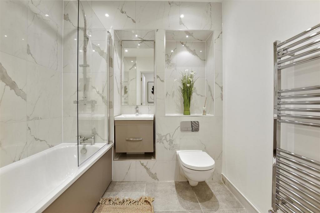 RHBP - Show Flat 144-156 Uxbridge Rd, W7 (18).jpg