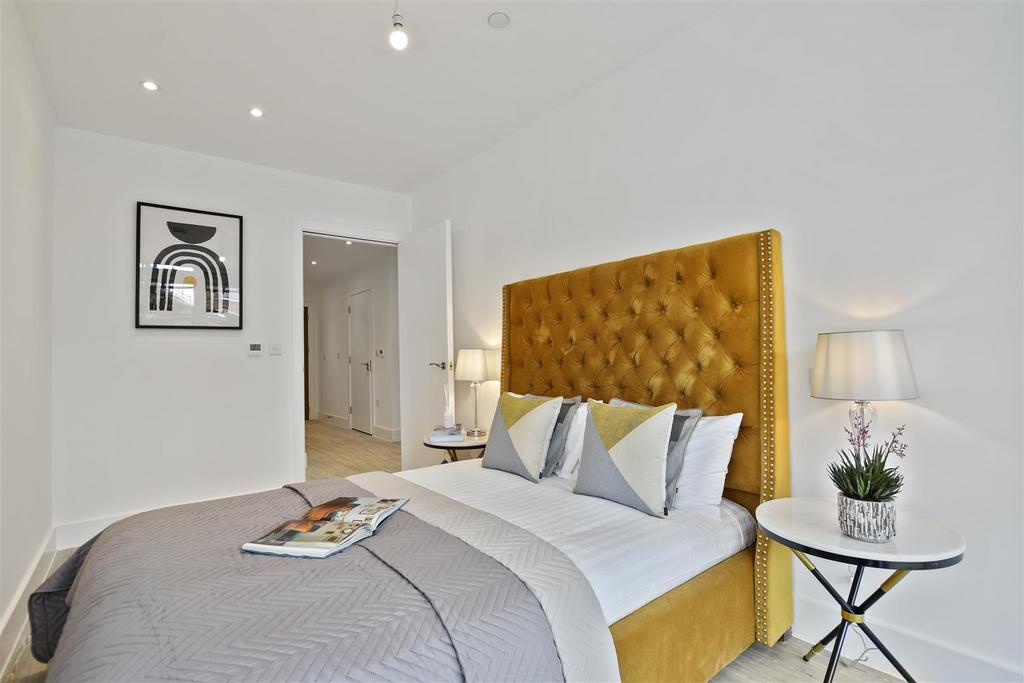 RHBP - Show Flat 144-156 Uxbridge Rd, W7 (12).jpg