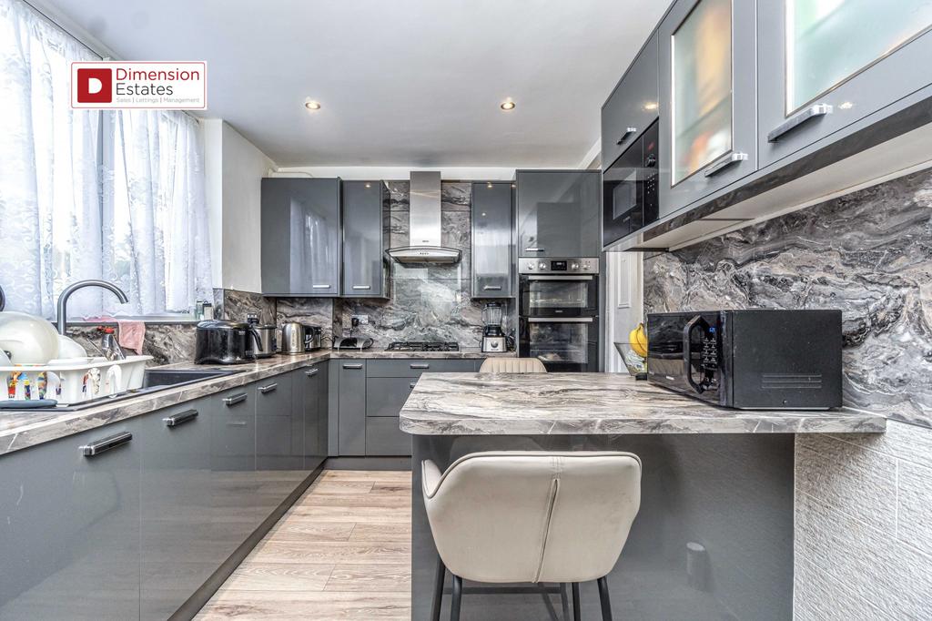 Hassett Road, Homerton, Hackney, E9 3 bed terraced house for sale £
