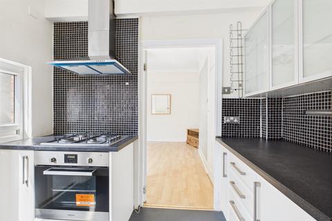 2 bedroom flat to rent, Newlands Road, Newcastle Upon Tyne