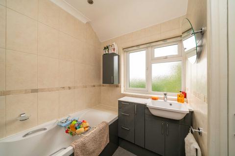 51 Chipperfield Road, Hemel Hempstead, HP3 0AJ