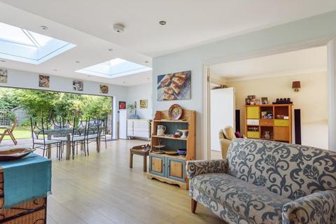 22 Commonfields, West End, Woking, GU24 9HZ