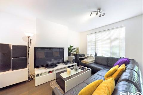 2 bedroom apartment for sale - Hill Close, Stanmore, Greater London, HA7