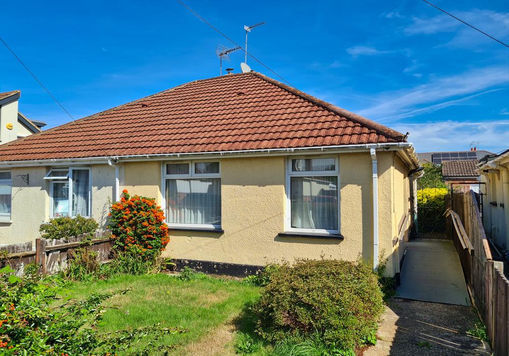 Milverton Road, Totton SO40 2 bed semidetached bungalow £250,000
