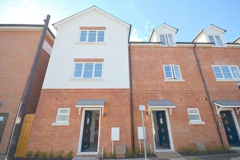 2 bedroom apartment to rent, St Lawrence Road, Upminster, Essex, RM14