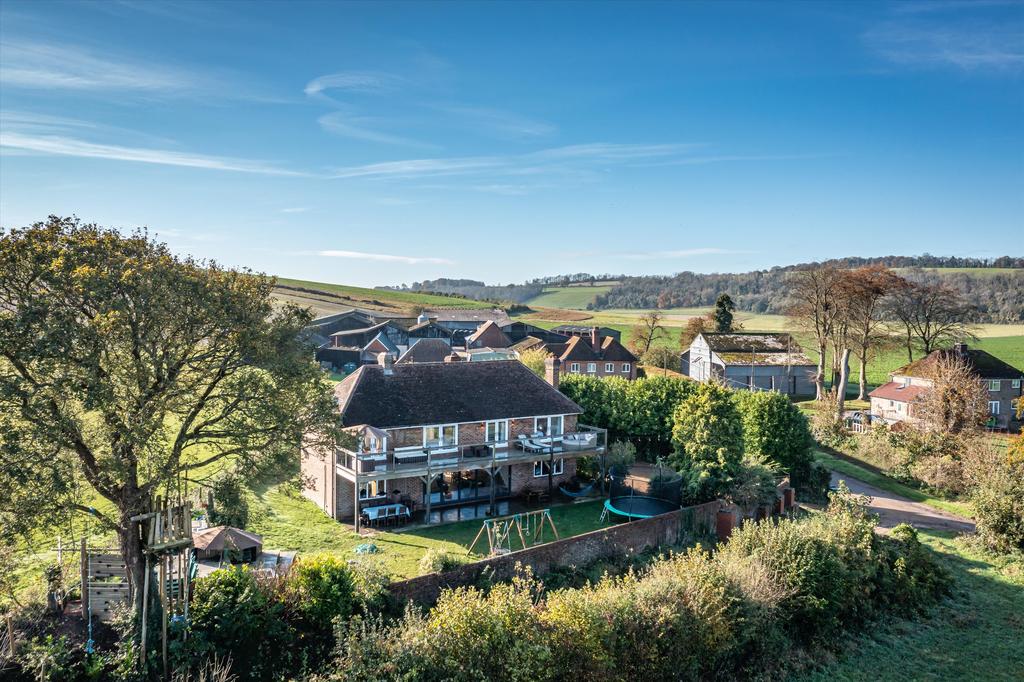 Ditcham, Petersfield, Hampshire, GU31 5 bed detached house for sale £