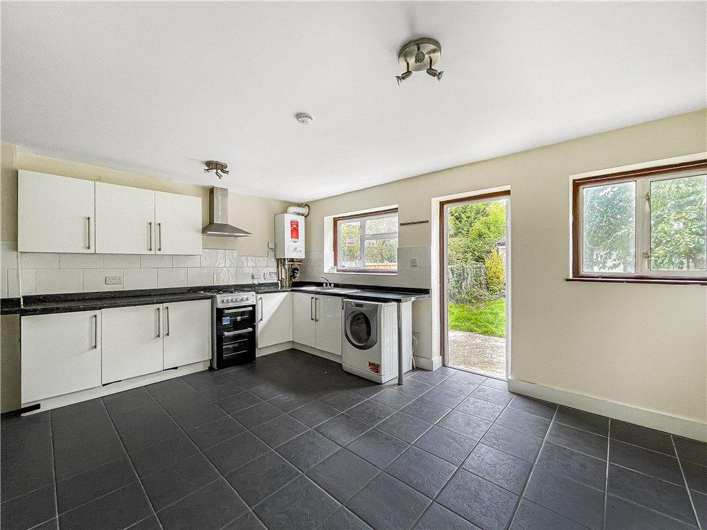 Bedford Road, Ilford, IG1 3 bed terraced house £550,000