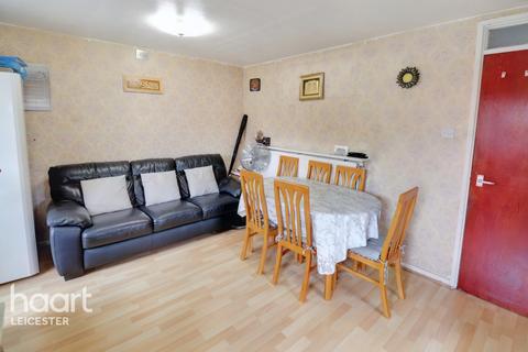 2 bedroom apartment for sale - Mensa Close, Leicester