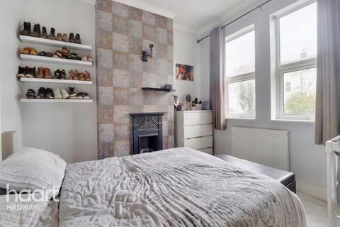 2 bedroom terraced house to rent, Lumsden Terrace, Chatham