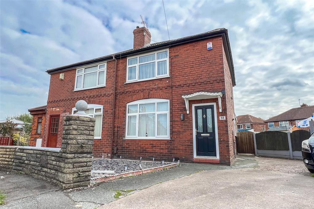 Williams Crescent, Chadderton... 3 bed semidetached house £180,000