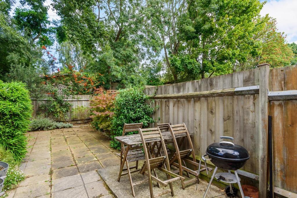 Clive Road, West Dulwich 2 bed £625,000