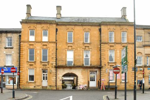 2 bedroom apartment to rent, White Hart Mews, Chipping Norton