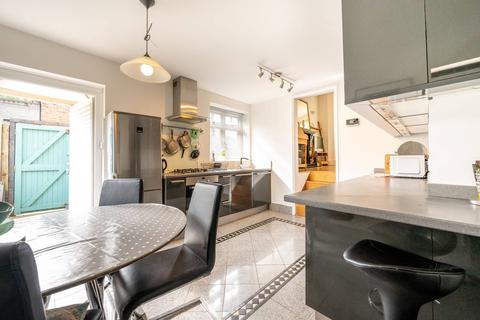 2 bedroom flat to rent - Muswell Hill Road, Muswell Hill, London, N10
