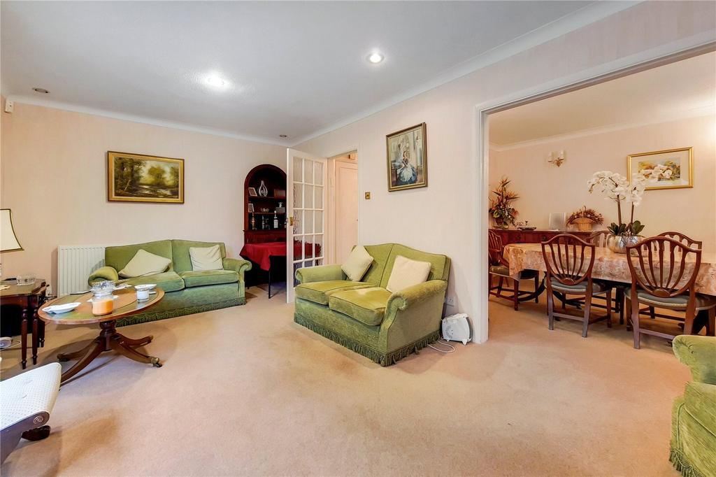 Leavesden Road, Stanmore, HA7 5 bed detached house £1,100,000